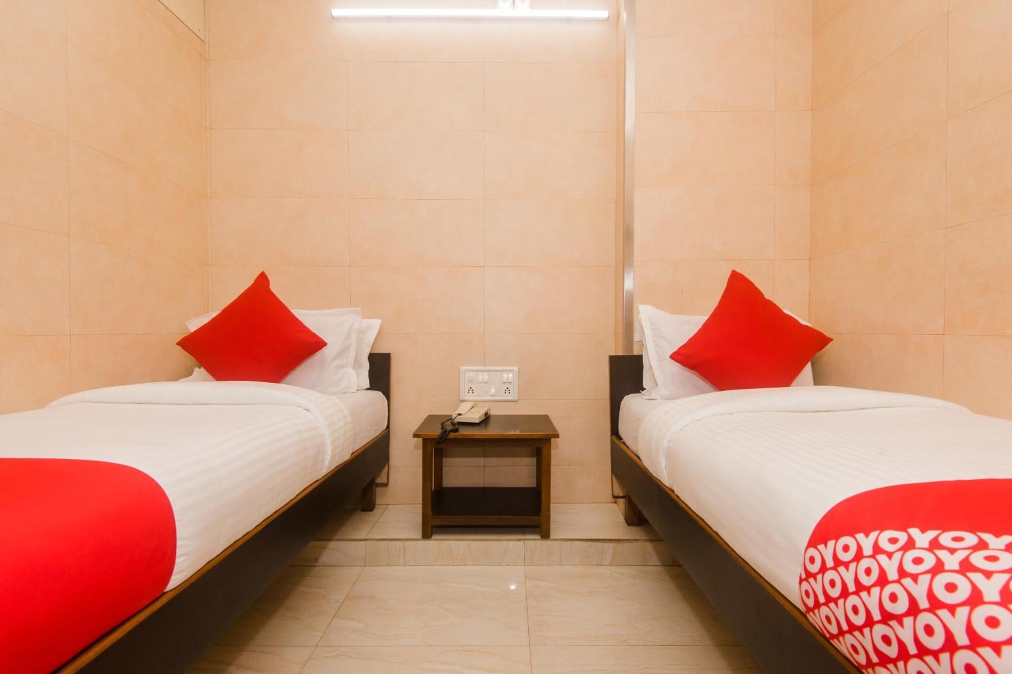 Hotel O Kamal Bombay Esterno foto